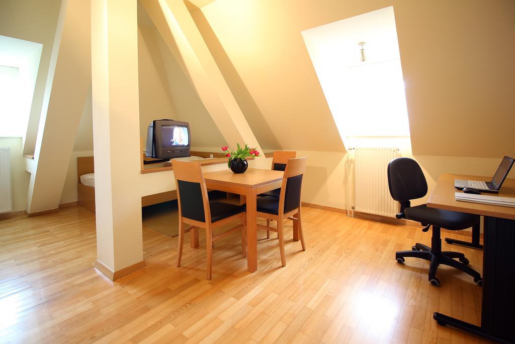 Apartments Villa Boltez Κραν Δωμάτιο φωτογραφία